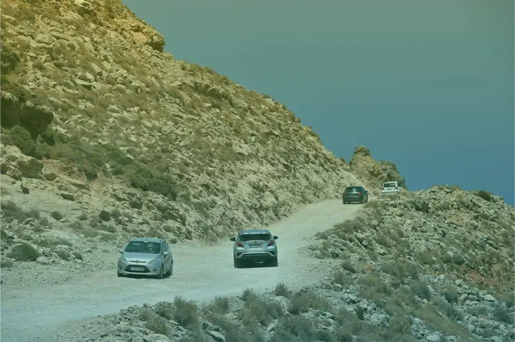 Autos op berg in Griekenland